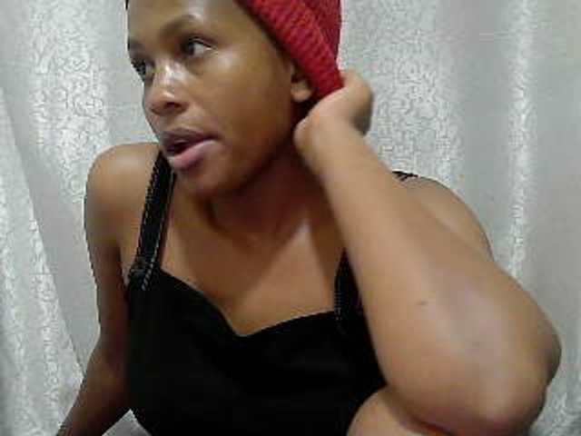 Caroldoly live cam on BongaCams