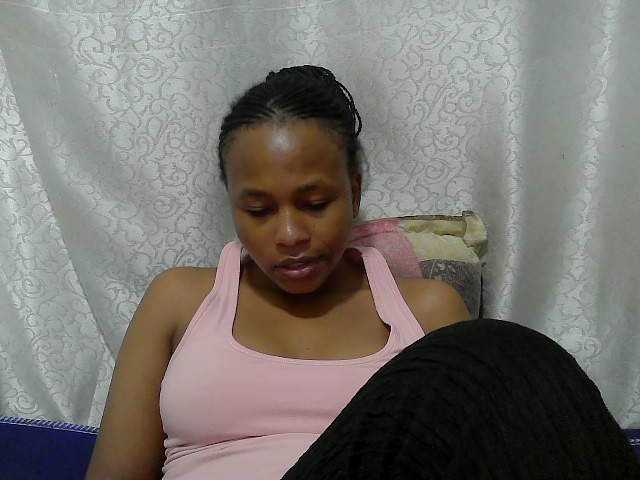 Caroldoly live cam on BongaCams