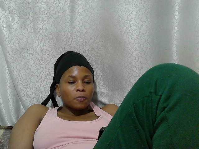 Caroldoly live cam on BongaCams