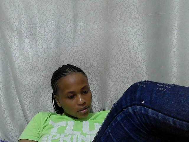 Caroldoly live cam on BongaCams