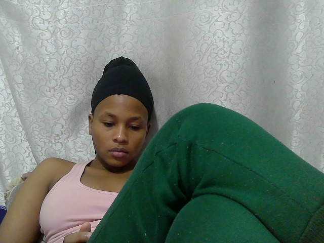 Caroldoly live cam on BongaCams