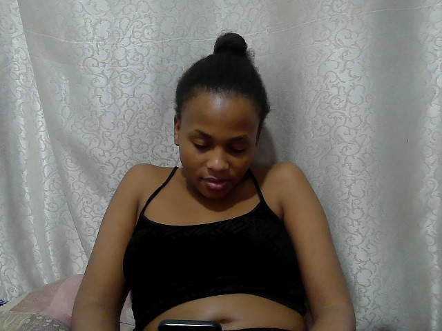 Caroldoly live cam on BongaCams