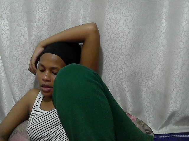 Caroldoly live cam on BongaCams