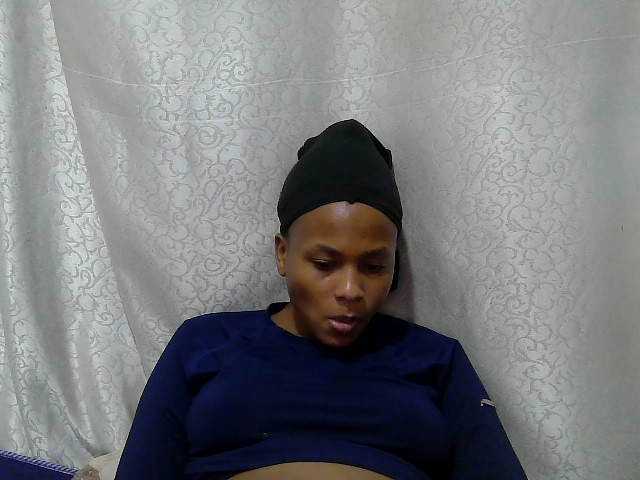 Caroldoly live cam on BongaCams