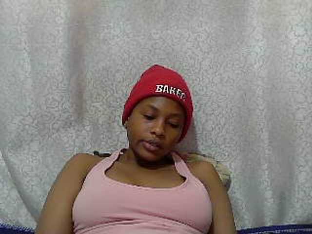 Caroldoly live cam on BongaCams