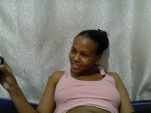 Caroldoly live cam on BongaCams