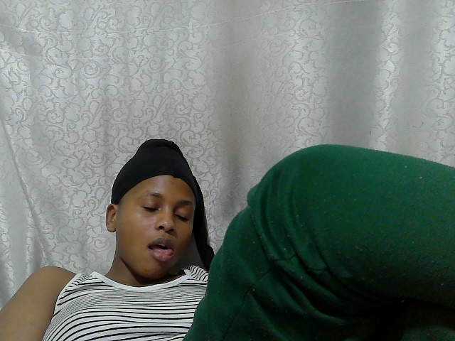 Caroldoly live cam on BongaCams