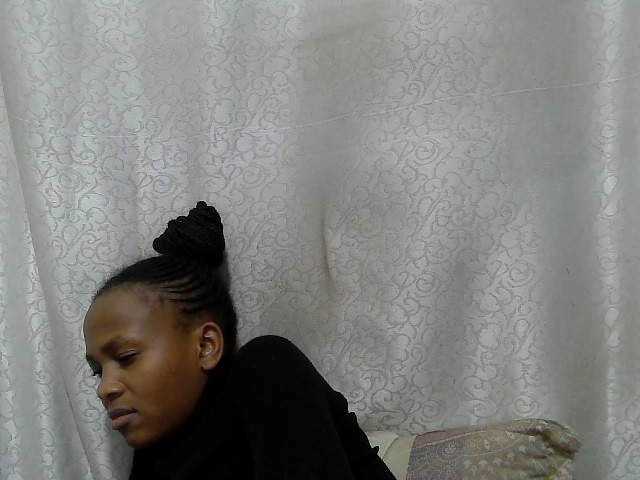 Caroldoly live cam on BongaCams