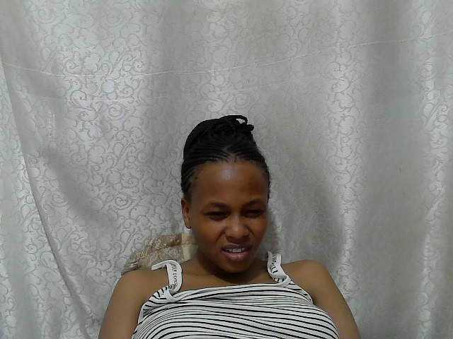 Caroldoly live cam on BongaCams