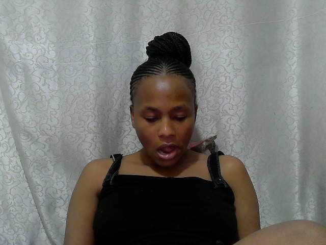 Caroldoly live cam on BongaCams