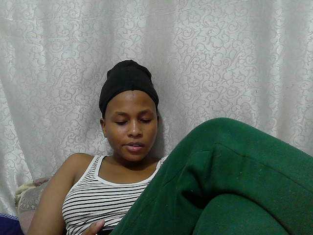 Caroldoly live cam on BongaCams