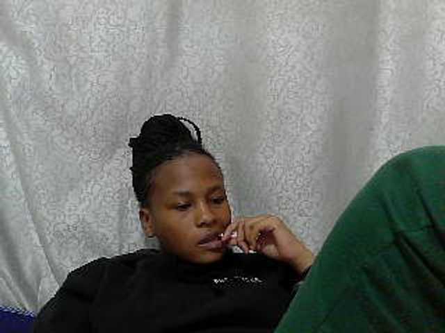 Caroldoly live cam on BongaCams