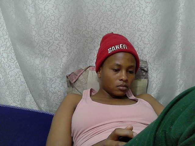 Caroldoly live cam on BongaCams