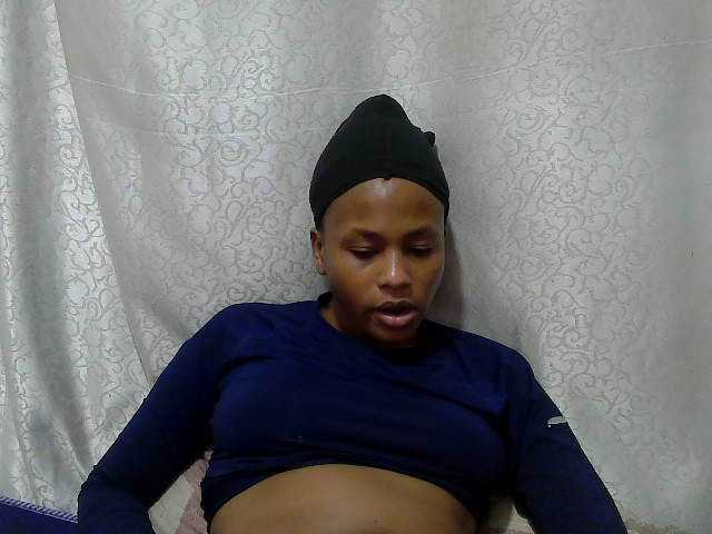 Caroldoly live cam on BongaCams