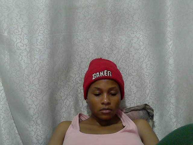 Caroldoly live cam on BongaCams