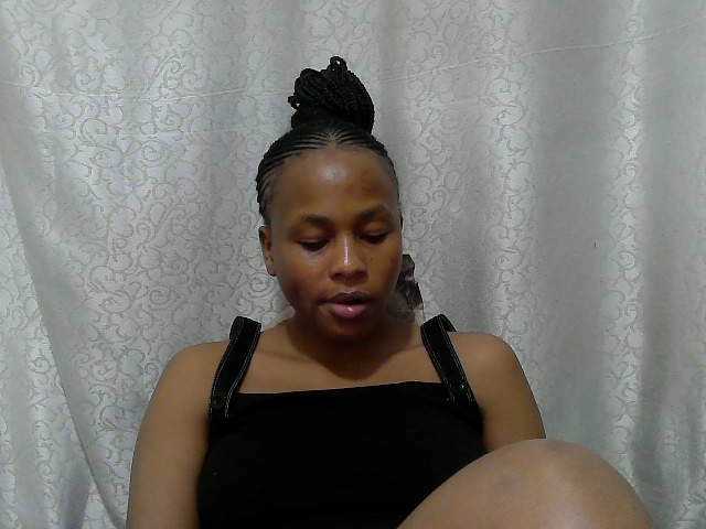 Caroldoly live cam on BongaCams