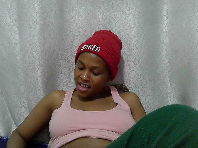 Caroldoly live cam on BongaCams