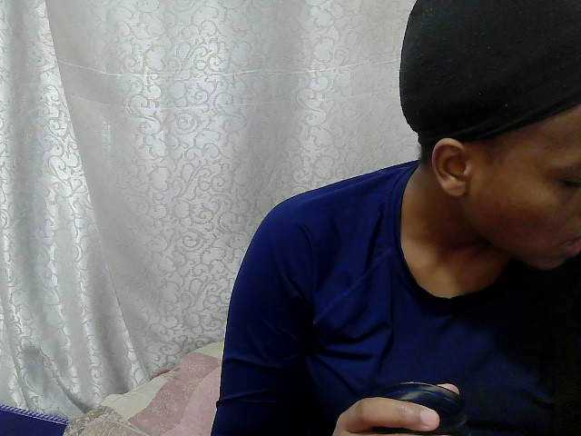 Caroldoly live cam on BongaCams