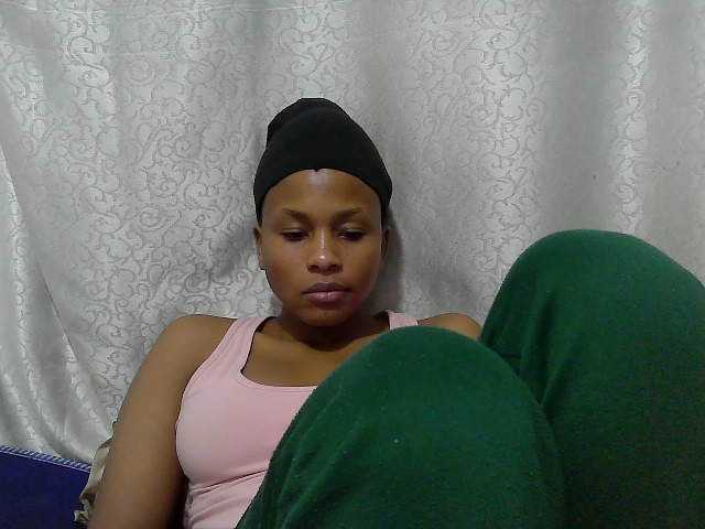 Caroldoly live cam on BongaCams