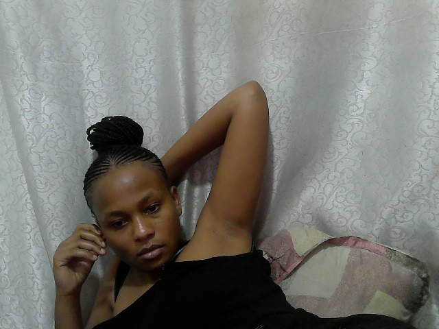 Caroldoly live cam on BongaCams
