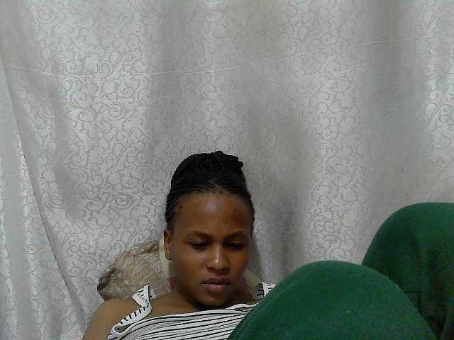 Caroldoly live cam on BongaCams