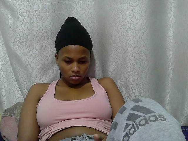 Caroldoly live cam on BongaCams