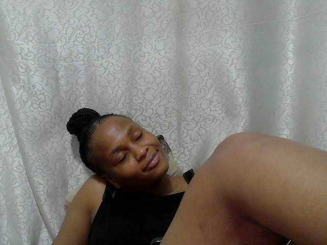 Caroldoly live cam on BongaCams