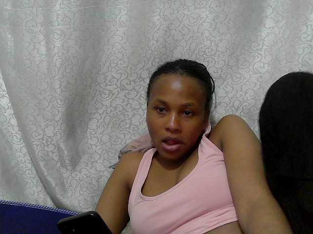 Caroldoly live cam on BongaCams