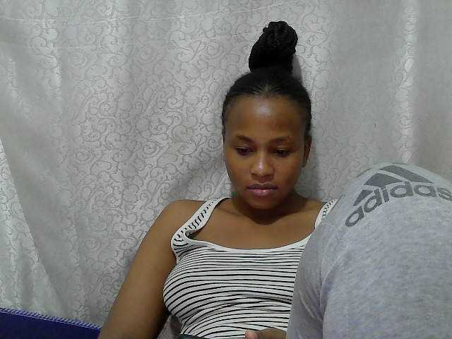 Caroldoly live cam on BongaCams