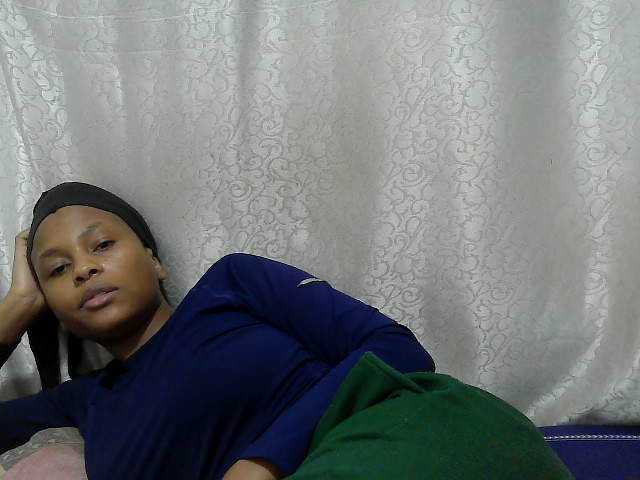 Caroldoly live cam on BongaCams