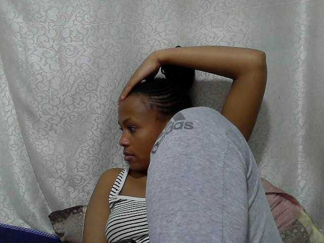 Caroldoly live cam on BongaCams