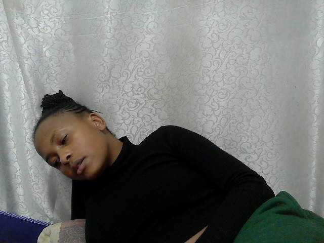Caroldoly live cam on BongaCams