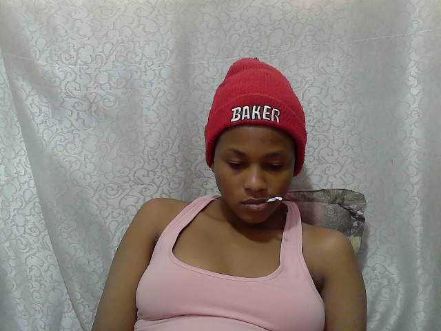 Caroldoly live cam on BongaCams