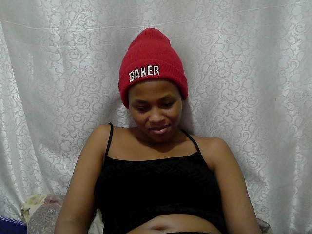 Caroldoly live cam on BongaCams