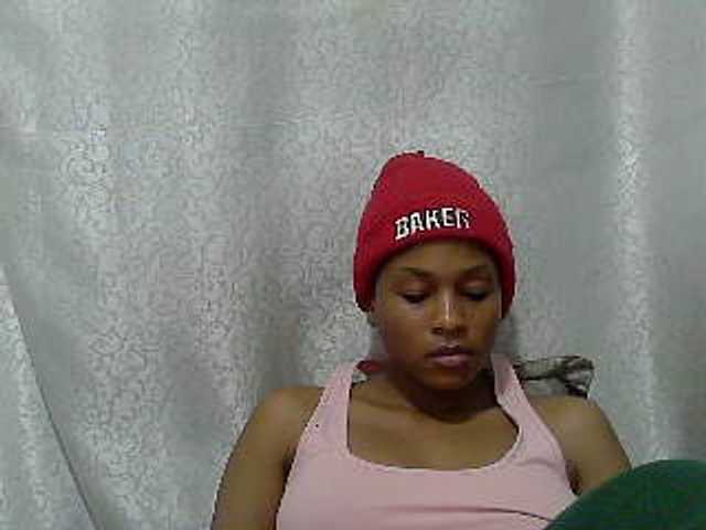 Caroldoly live cam on BongaCams