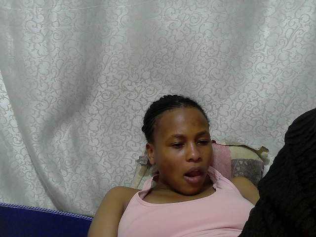Caroldoly live cam on BongaCams