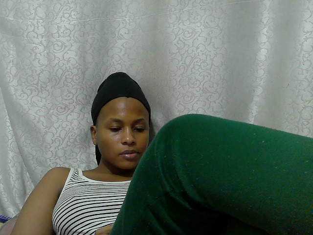 Caroldoly live cam on BongaCams