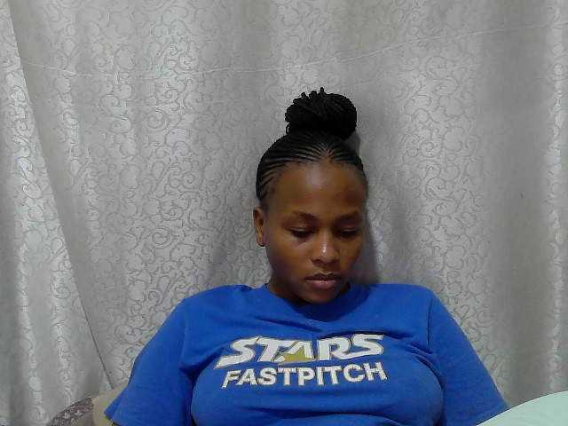Caroldoly live cam on BongaCams