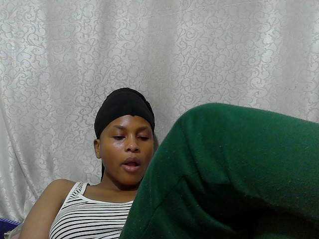 Caroldoly live cam on BongaCams