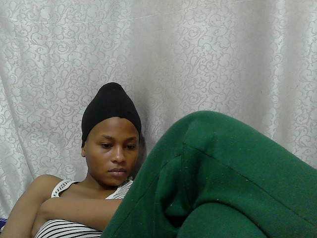 Caroldoly live cam on BongaCams