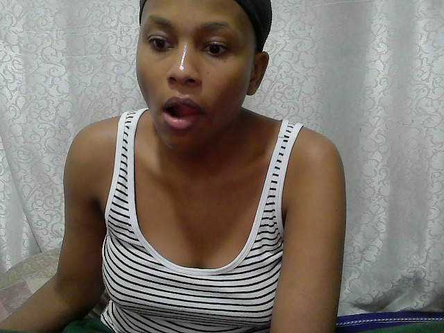 Caroldoly live cam on BongaCams