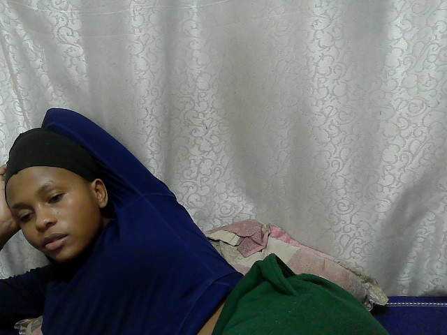 Caroldoly live cam on BongaCams
