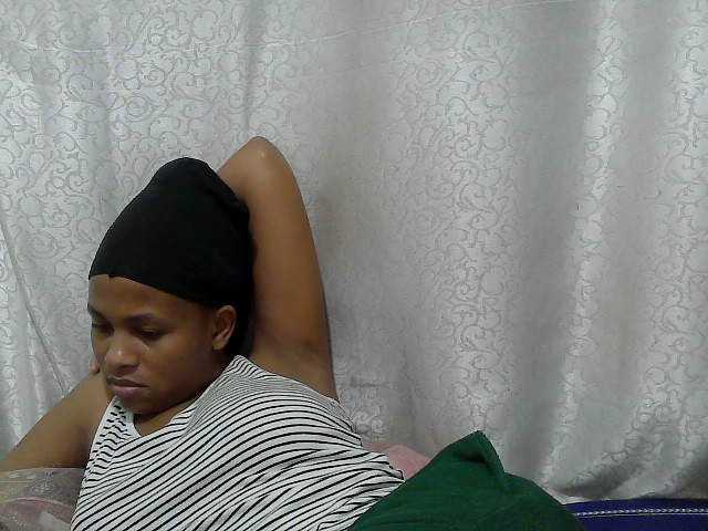 Caroldoly live cam on BongaCams