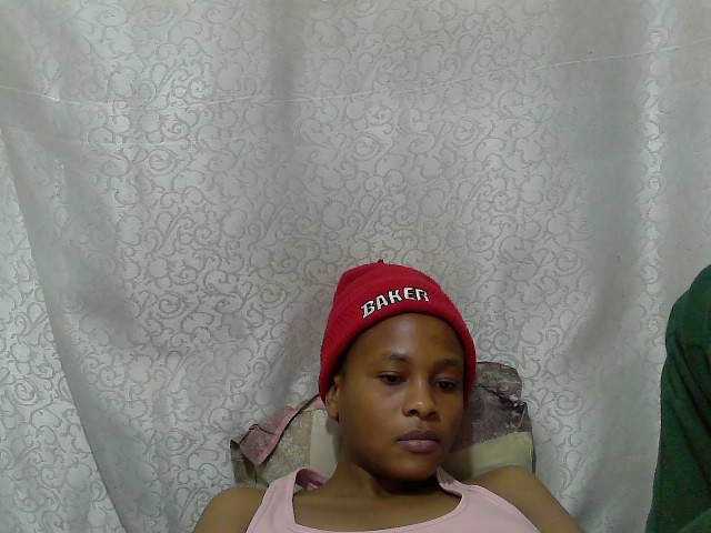 Caroldoly live cam on BongaCams