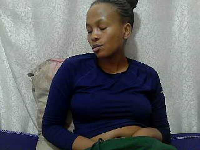 Caroldoly live cam on BongaCams