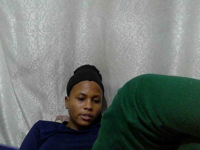 Caroldoly live cam on BongaCams