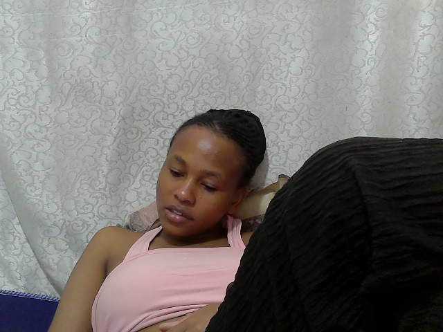 Caroldoly live cam on BongaCams