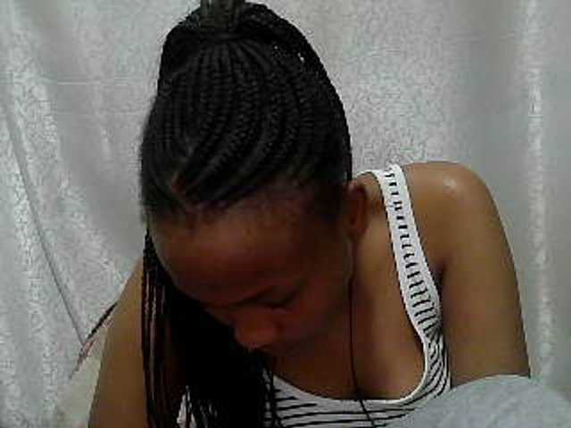 Caroldoly live cam on BongaCams