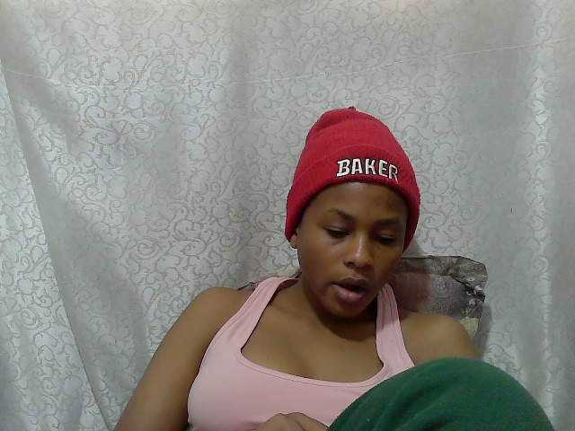 Caroldoly live cam on BongaCams