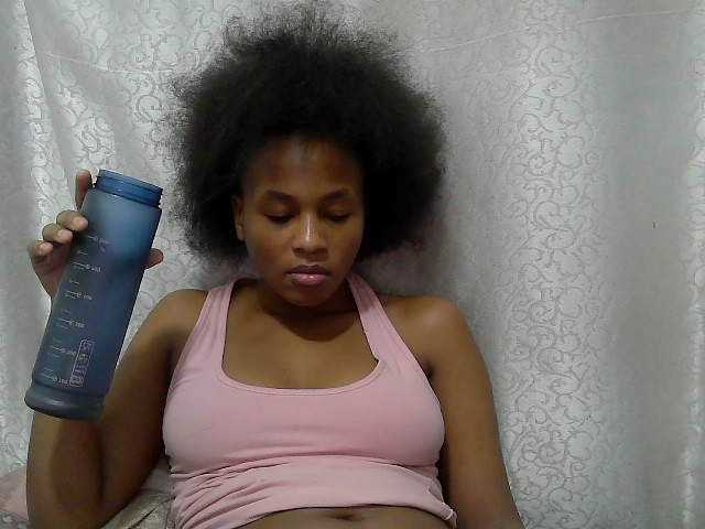 Caroldoly live cam on BongaCams